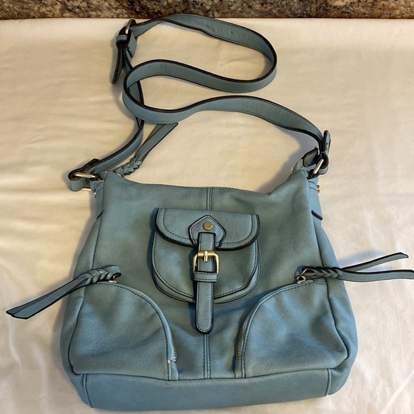 MG Collection Handbags - 🎀 5/$20 🎀 MG Collection crossbody bag